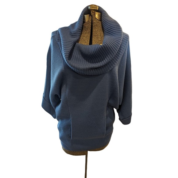 Scoop neck / Cowl Sweater Slouchy look w front pocket and 3/4 loose sleeves. - Picture 1 of 8